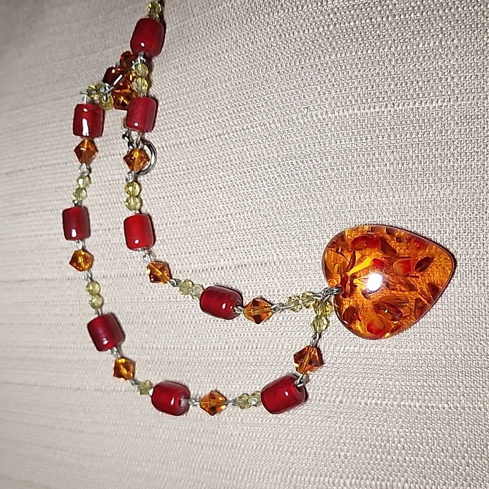 Vintage Baltic Amber Heart Necklace in Good Condition - Picture 8 of 12